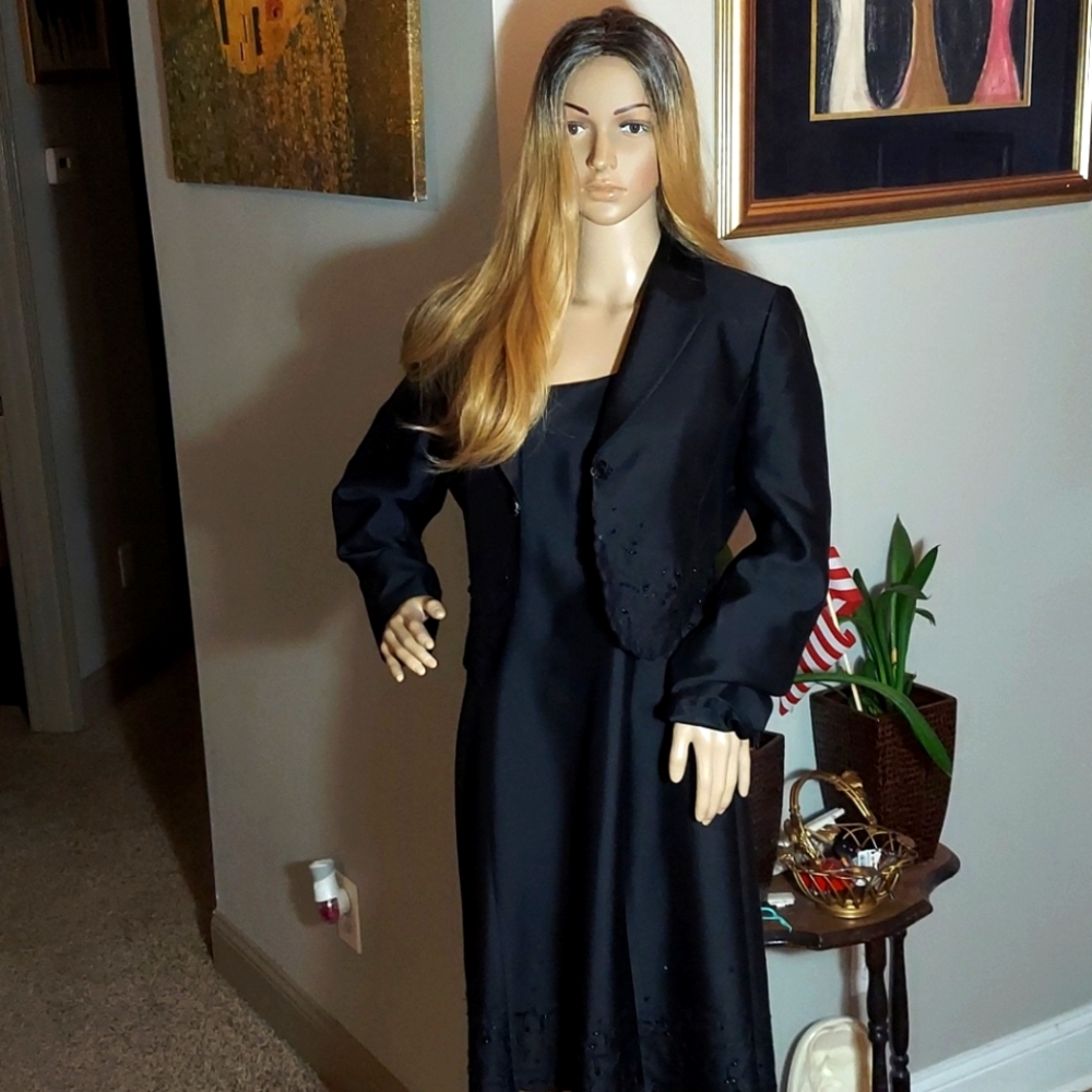 Oleg Cassini ladies black 2 PC suit